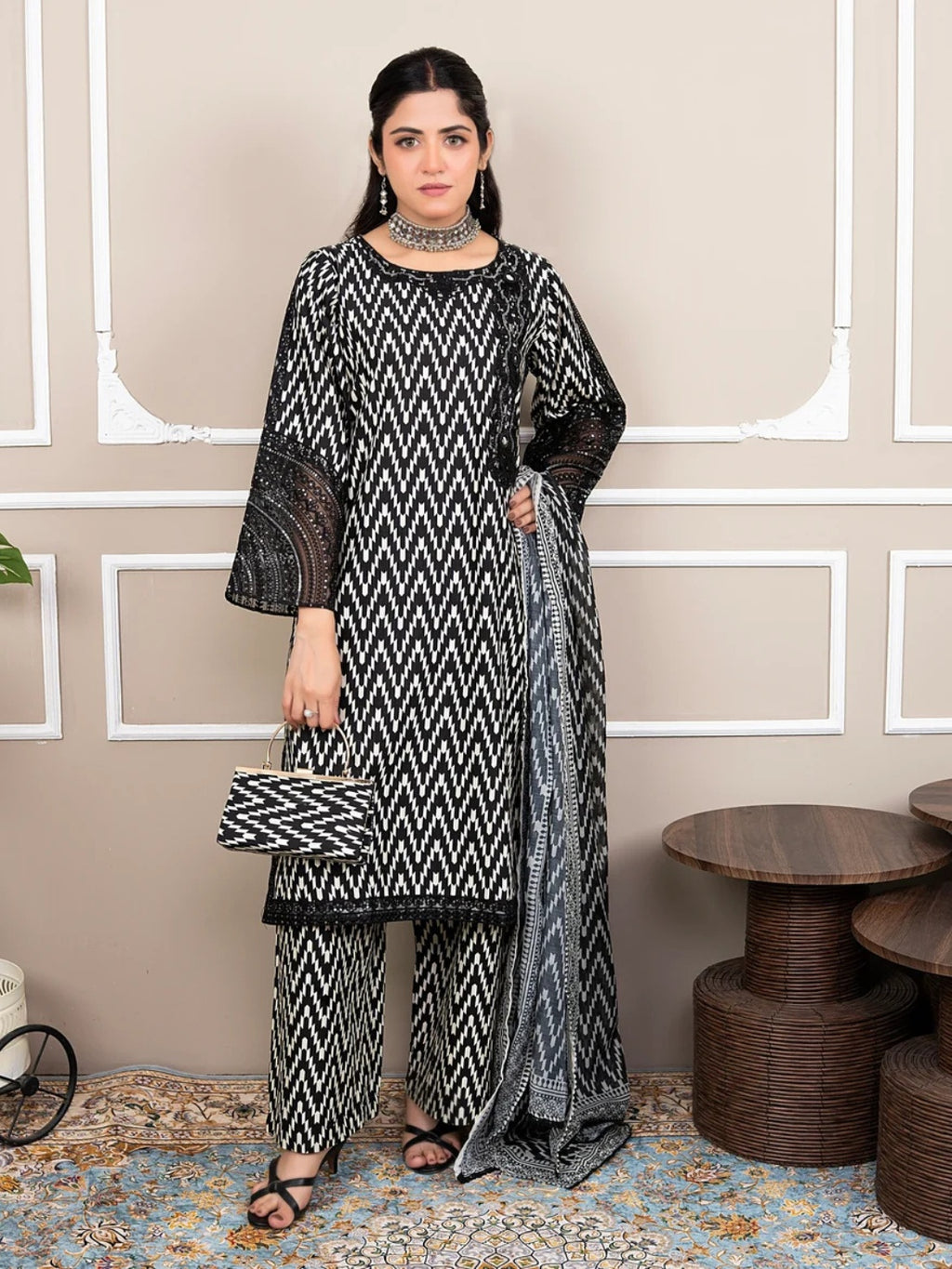 Midnight Monochrome Luxe কোড-A1
