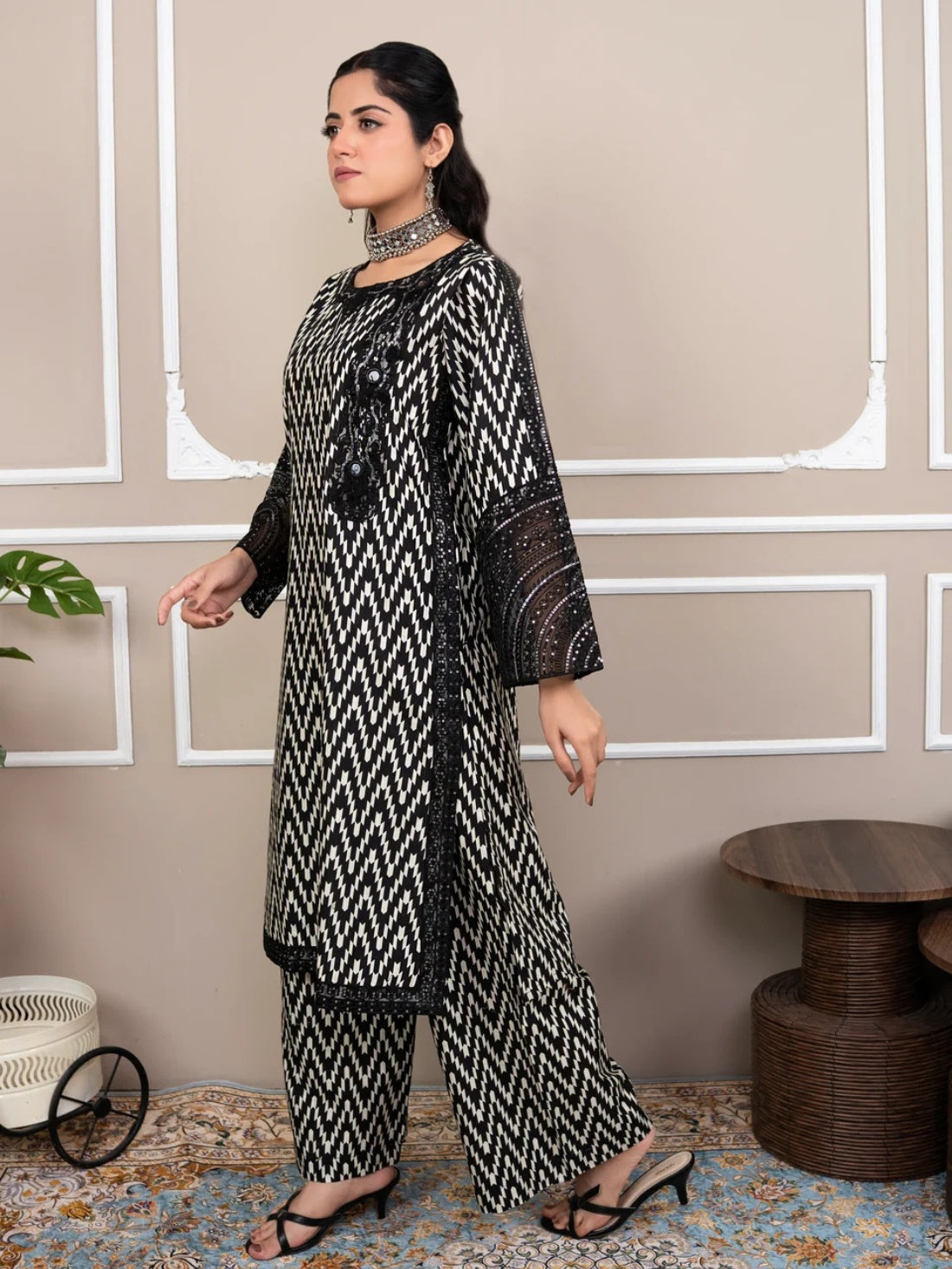 Midnight Monochrome Luxe কোড-A1